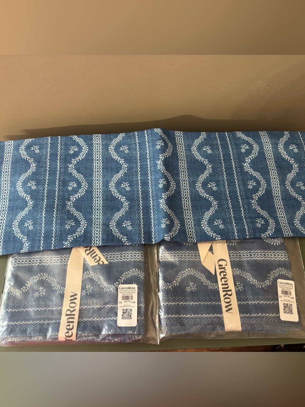 GreenRow Printed Floral Blue White Scallop Pillow Covers 18 X 18 Set Of 3 NWT